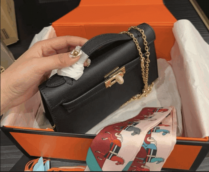 Hermes Kelly Mini Epsom Handbag Black And Gold 20cm - Image 6