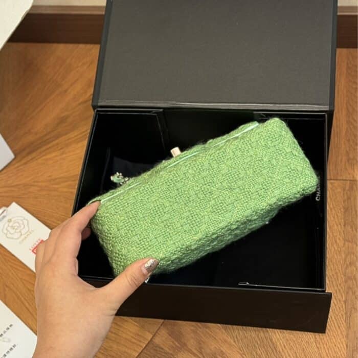 Chanel Classic Handbag Green 20cm A01112 B17081 NY822 - Image 2