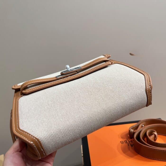 Hermes Kelly Dépêches Pouch Toile Barenia Fauve 26cm - Image 2