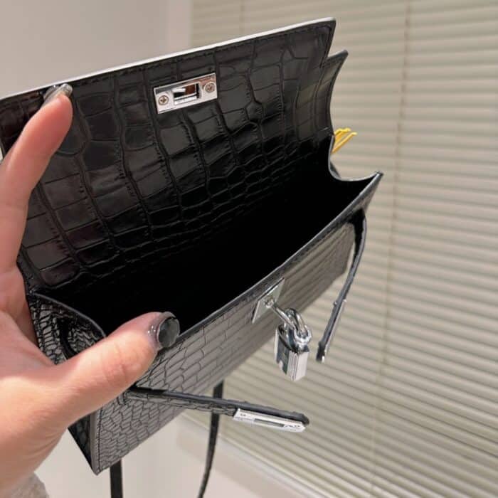 Hermes Kelly Mini Handbag Matte Alligator Black 20cm - Image 2