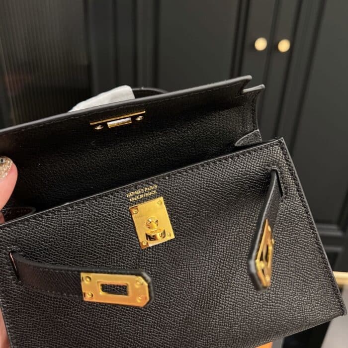 Hermes Kelly Mini Epsom Handbag Black And Gold 20cm - Image 4