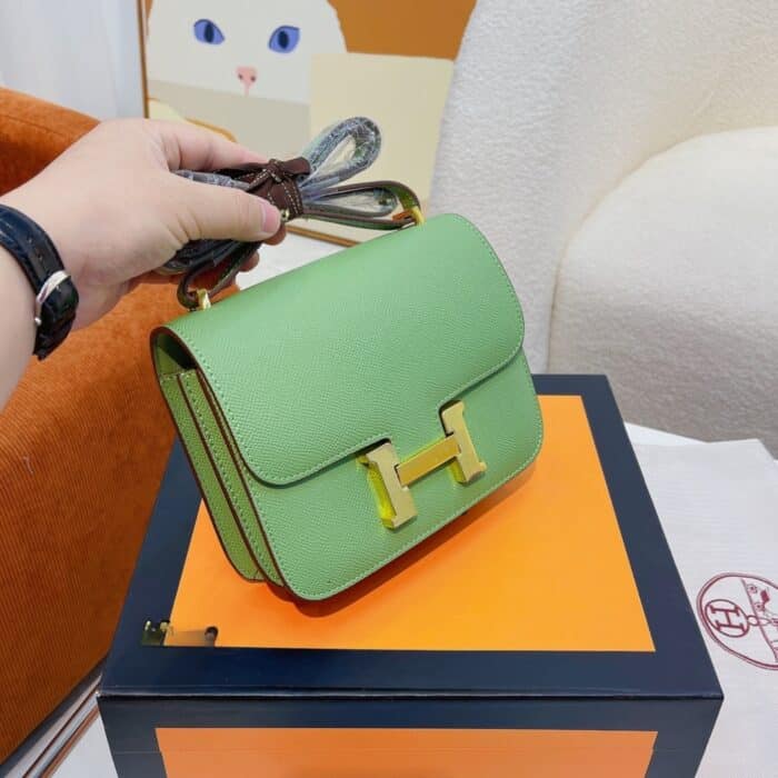 Hermes Constance Epsom Leather Vert Criquet 18cm - Image 3