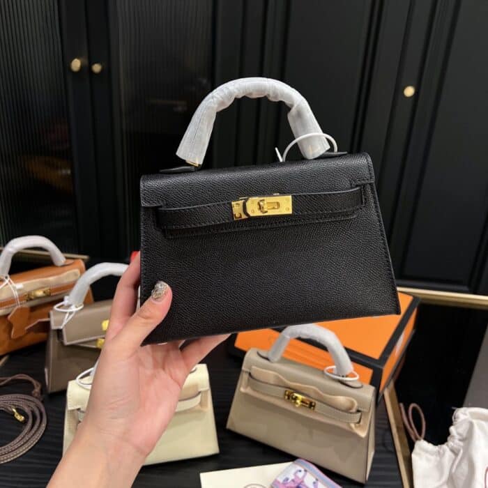 Hermes Kelly Mini Epsom Handbag Black And Gold 20cm - Image 6