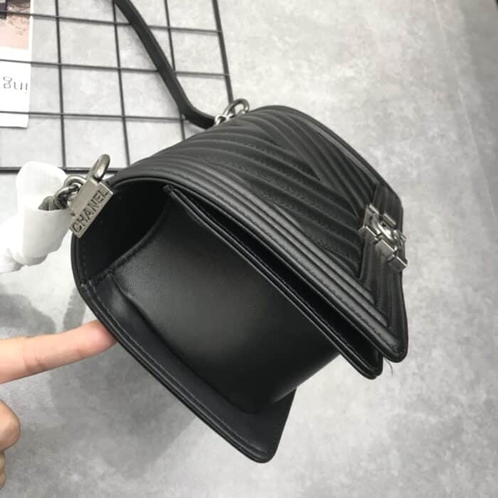 Chanel Boy Chevron Medium Handbag Black 25cm - Image 6