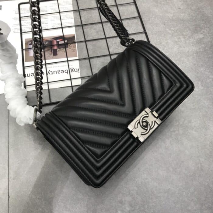 Chanel Boy Chevron Medium Handbag Black 25cm - Image 3