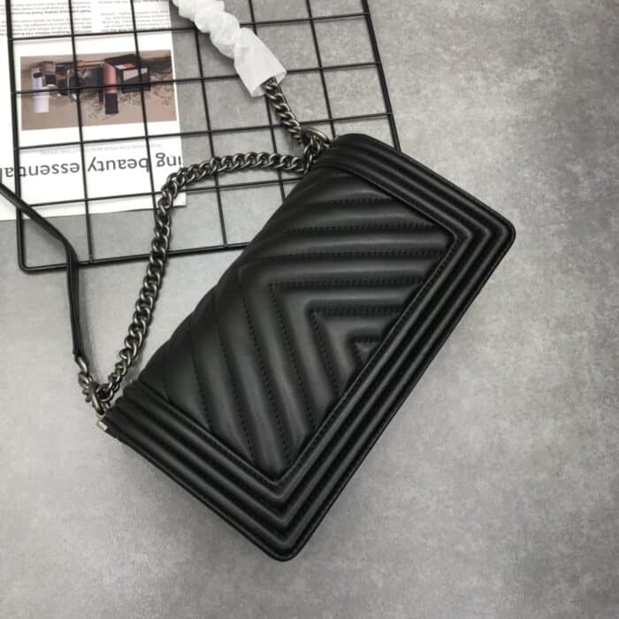Chanel Boy Chevron Medium Handbag Black 25cm - Image 2