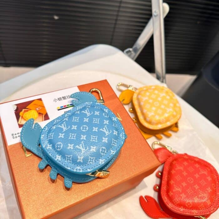 Louis Vuitton Crab Bag Hanging Accessories Blue M01930 - Image 2