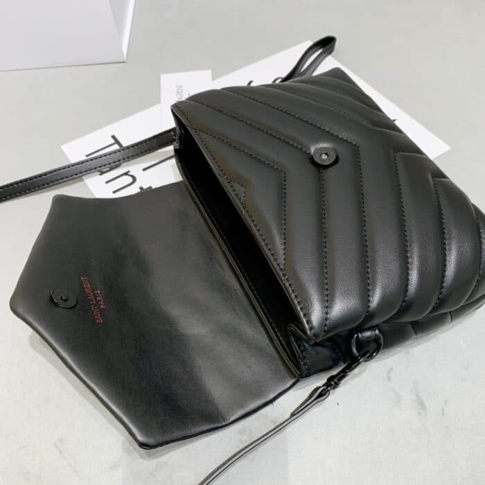 Saint Laurent Toy Loulou Black 20Cm 678401DV7081000 - Image 4