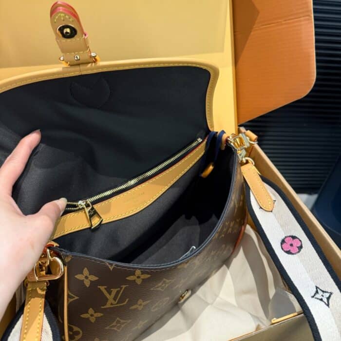 Louis Vuitton Diane Bag Monogram Black 24cm M45985 - Image 8