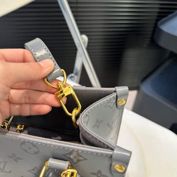 Louis Vuitton Onthego Pm Trianon Gray 25cm M12465 - Image 3