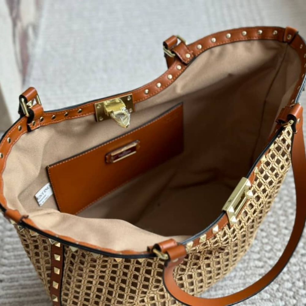 Valentino Garavani Rockstud Woven Raffia Tote Bag Natural 31cm 4W2B0N30MZI YHN - Image 4