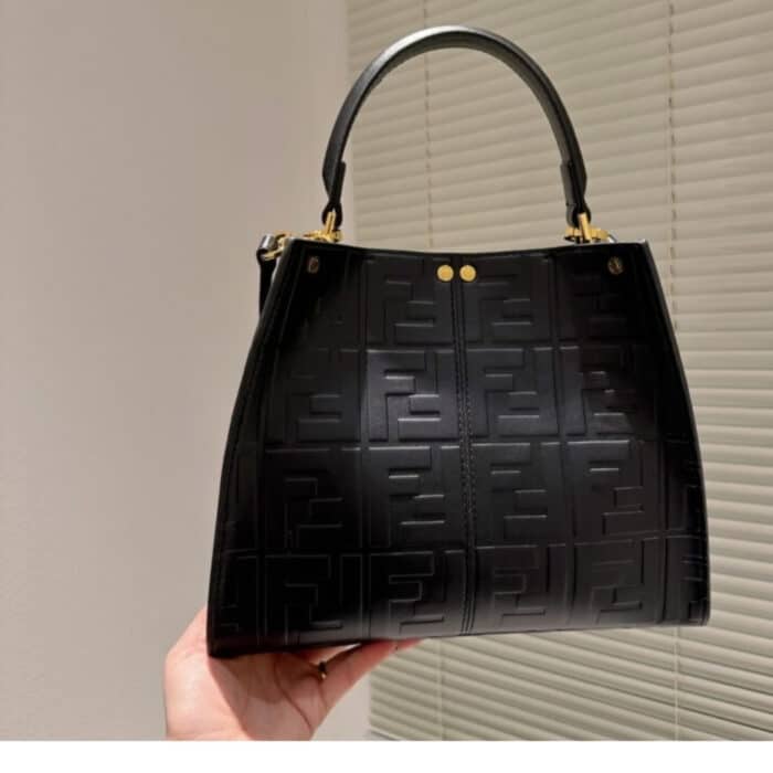 Fendi Peekaboo Bag Black 30cm - Image 3
