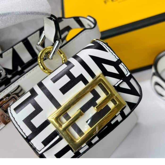 Fendi Peekaboo IseeU Bag White 24cm - Image 4