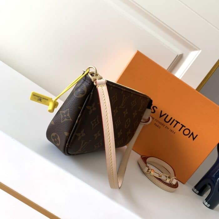 Louis Vuitton Pochette Accessoires 23.5cm M82766 - Image 2