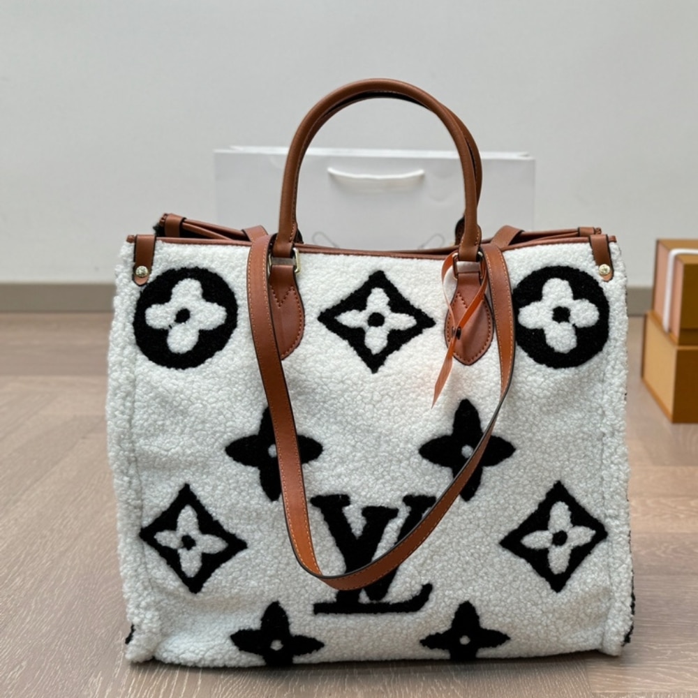 Louis Vuitton Monogram Giant Teddy Onthego White 38cm - Image 2