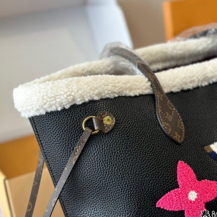 Louis Vuitton Teddy Monogram Shearling Neverfull Mm Black 33cm - Image 4