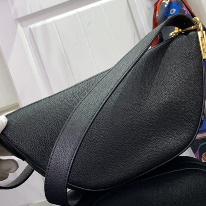 Louis Vuitton Low Key Bumbag Black 28Cm - Image 5