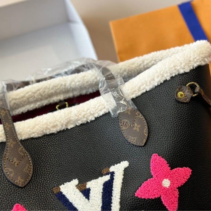Louis Vuitton Teddy Monogram Shearling Neverfull Mm Black 33cm - Image 6
