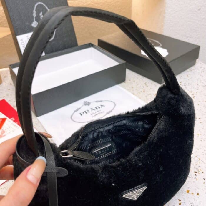 Prada Re Edition 2000 Bag In Shearling Black 23cm - Image 4