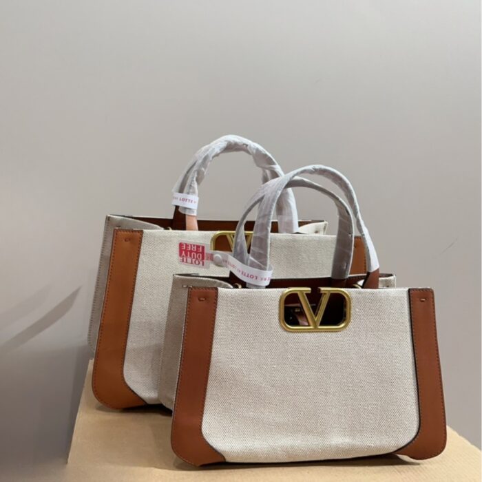 Valentino Garavani Small Vlogo Signature Tote Bag White 28cm - Image 2