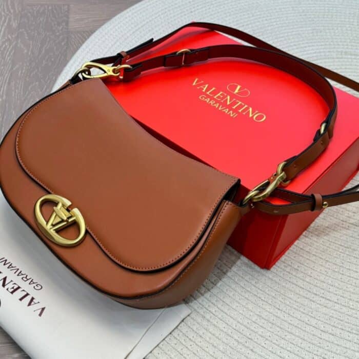 Valentino Garavani Ohval Shoulder Bag Brown 28Cm - Image 3