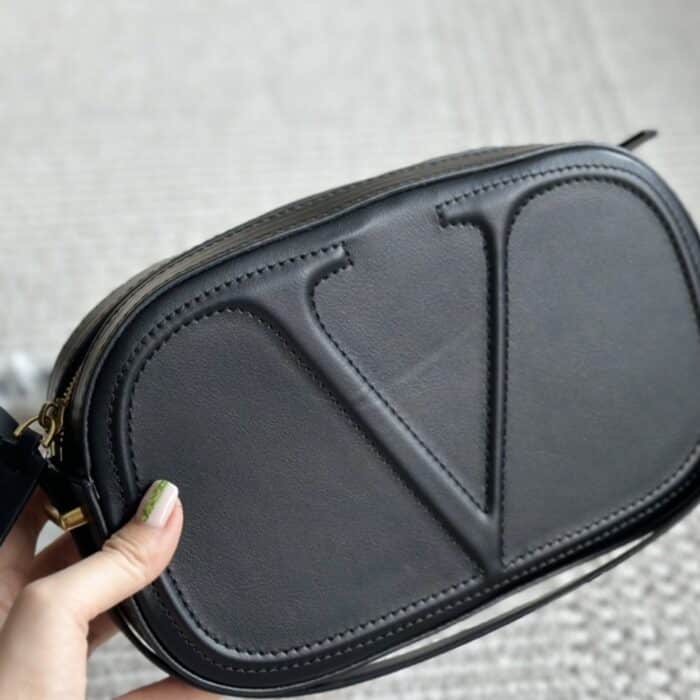 Valentino Vlogo Walk Leather Crossbody Bag Black 25cm - Image 4