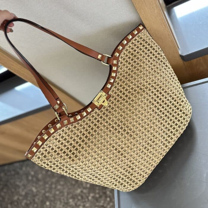 Valentino Garavani Rockstud Raffia Tote Bag Brown 31cm - Image 3