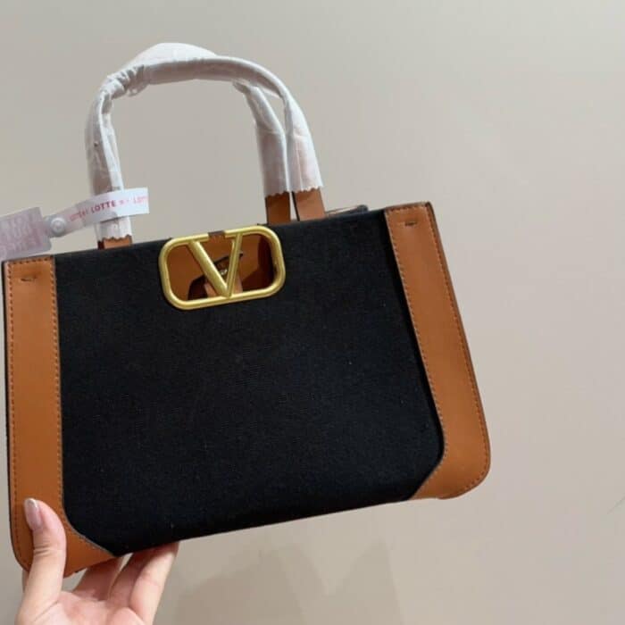 Valentino Garavani Small Vlogo Signature Tote Bag Black 22cm - Image 3