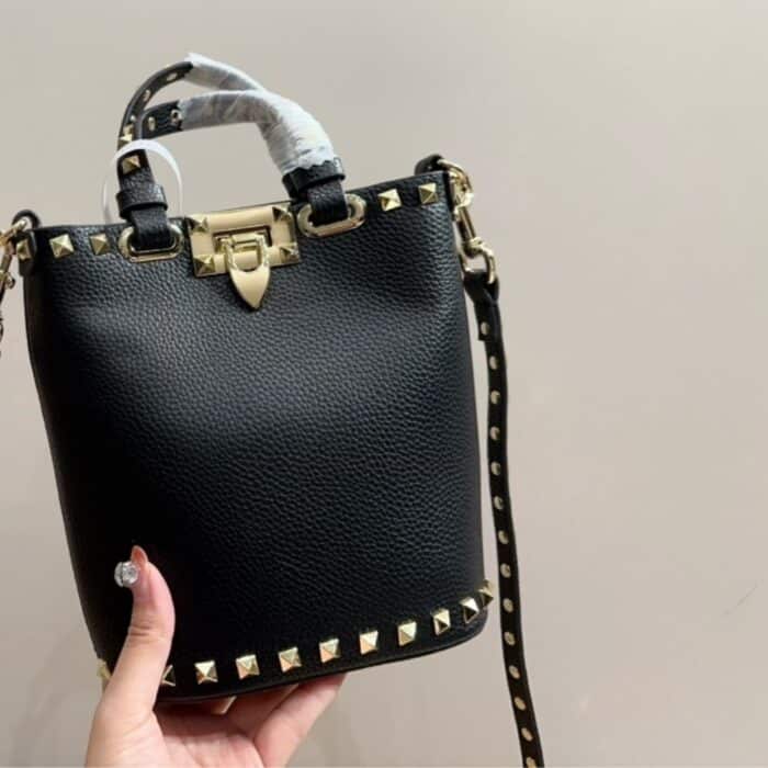 Valentino Rockstud Crossbody Pouch Black 19cm - Image 3
