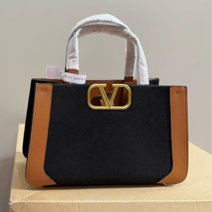 Valentino Garavani Small Vlogo Signature Tote Bag Black 22cm - Image 4