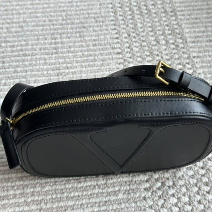 Valentino Vlogo Walk Leather Crossbody Bag Black 25cm - Image 5