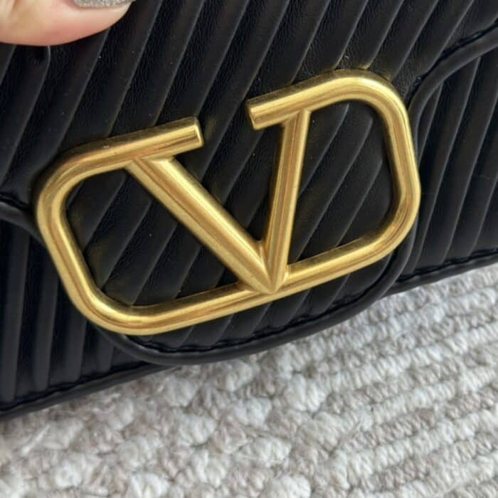 Valentino Garavani Locò Pleated Nappa Black 26cm - Image 4