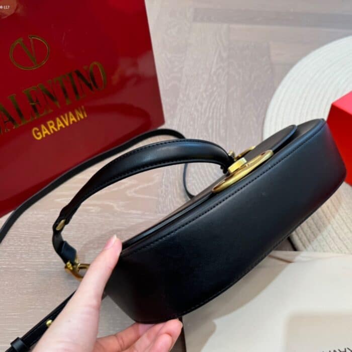 Valentino Garavani Ohval Shoulder Bag Black 28Cm - Image 8