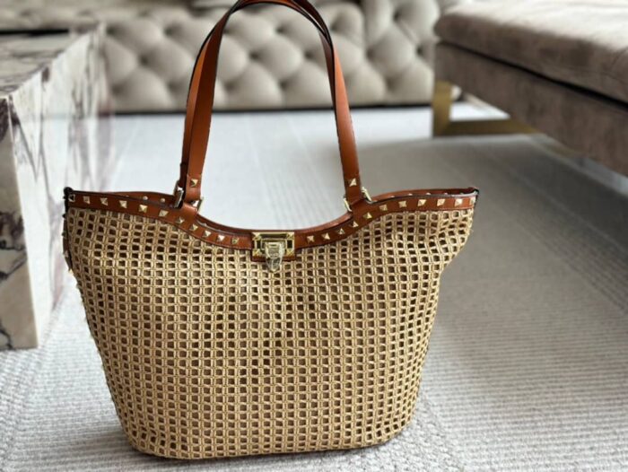 Valentino Garavani Rockstud Raffia Tote Bag Brown 31cm - Image 3