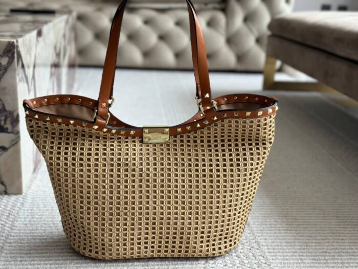 Valentino Garavani Rockstud Raffia Tote Bag Brown 31cm - Image 5