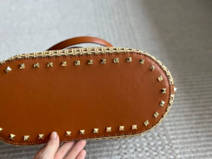 Valentino Garavani Rockstud Raffia Tote Bag Brown 31cm - Image 7