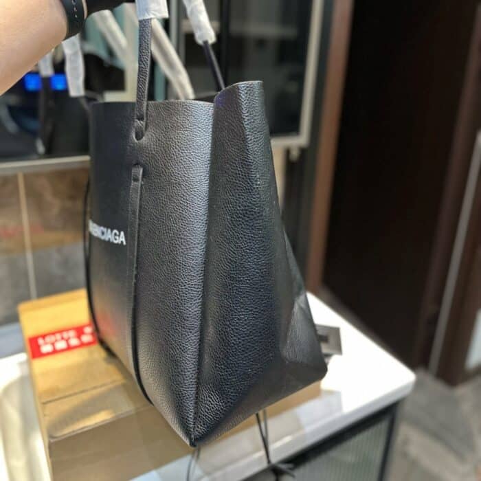 Balenciaga Small Everyday Tote Bag Black 31cm - Image 7