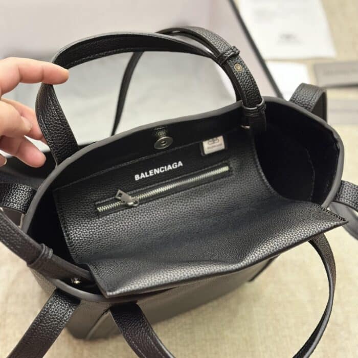 Balenciaga Everyday North South Small Tote Black 67279115YUN1090 27cm - Image 6