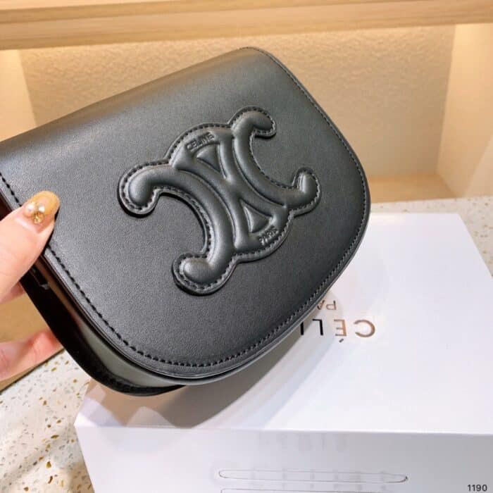 Celine Folco Cuir Triomphe In Smooth Leather 18cm 198263DU338NO - Image 7