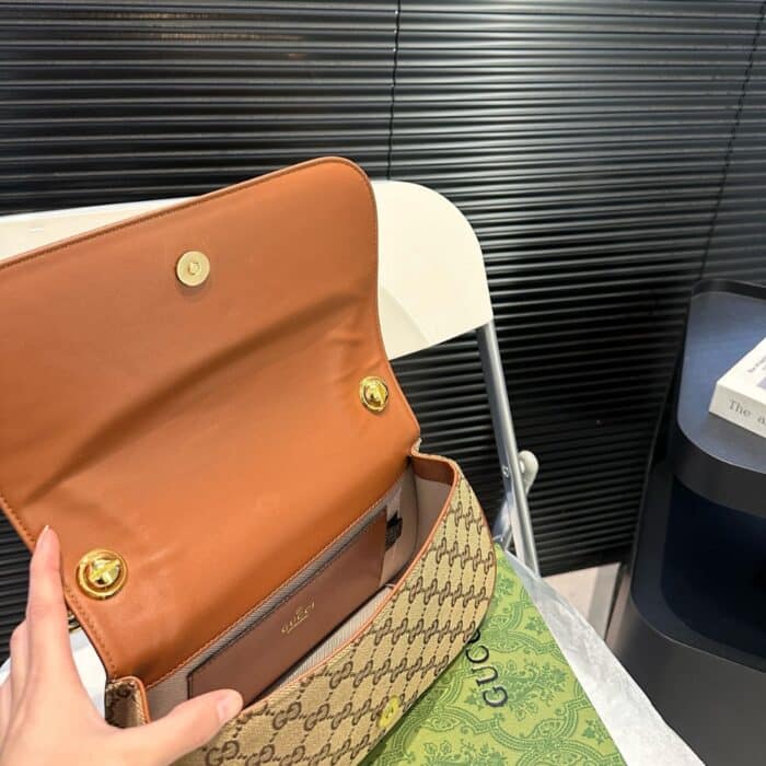 Gucci Blondie Shoulder Bag Beige And Dark Brown 26cm ‎815700 HAAKG 9755 - Image 4