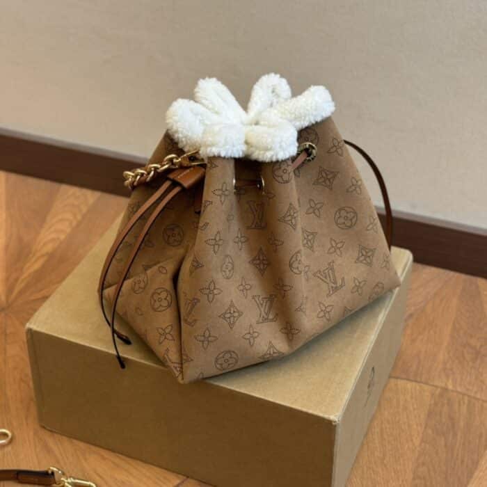 Louis Vuitton Bella Handbag Monogram Brown 23cm M11839 - Image 7