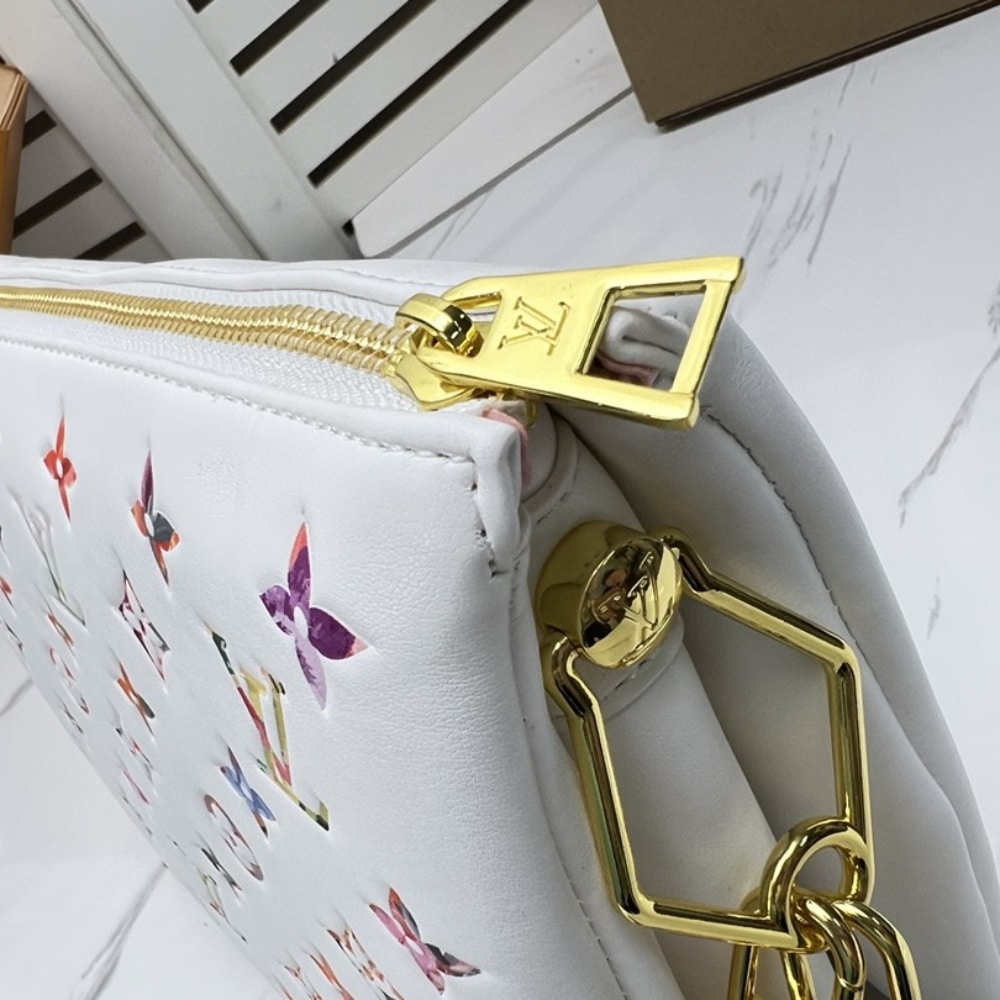 Louis Vuitton Bolso Coussin PM White 26cm M21209 - Image 6