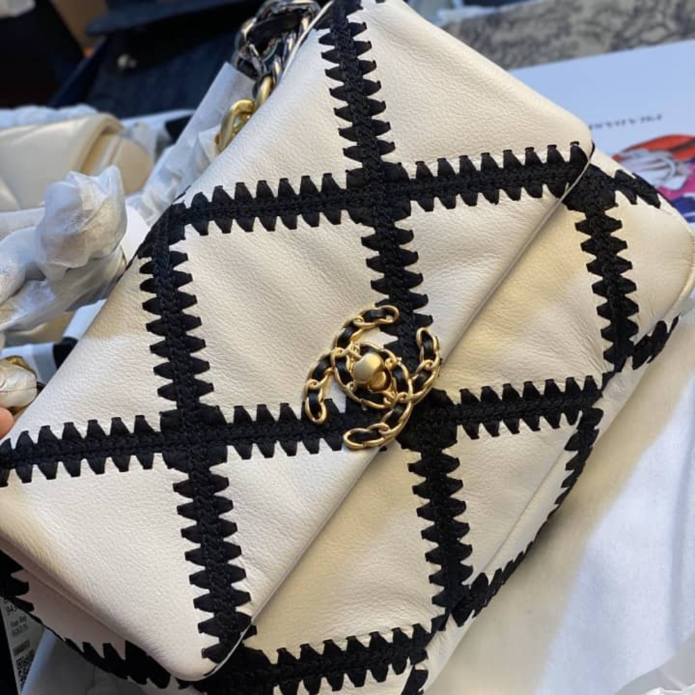 Alternative view of Chanel 19 Large Stitch Crossbody Bag White 24cm