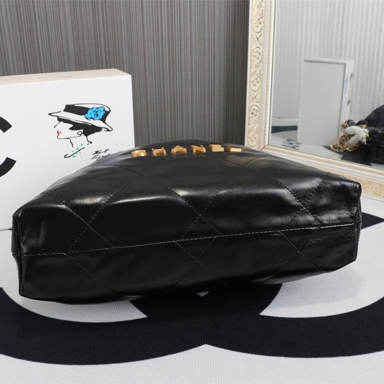 Chanel 22 Handbag Black With Gold Tone Metal 39Cm AS3261 B19059 94305 - Image 4