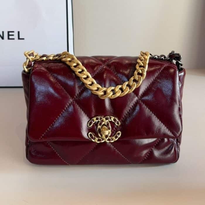 Chanel 19 Shiny Crumpled Burgundy 25cm - Image 2