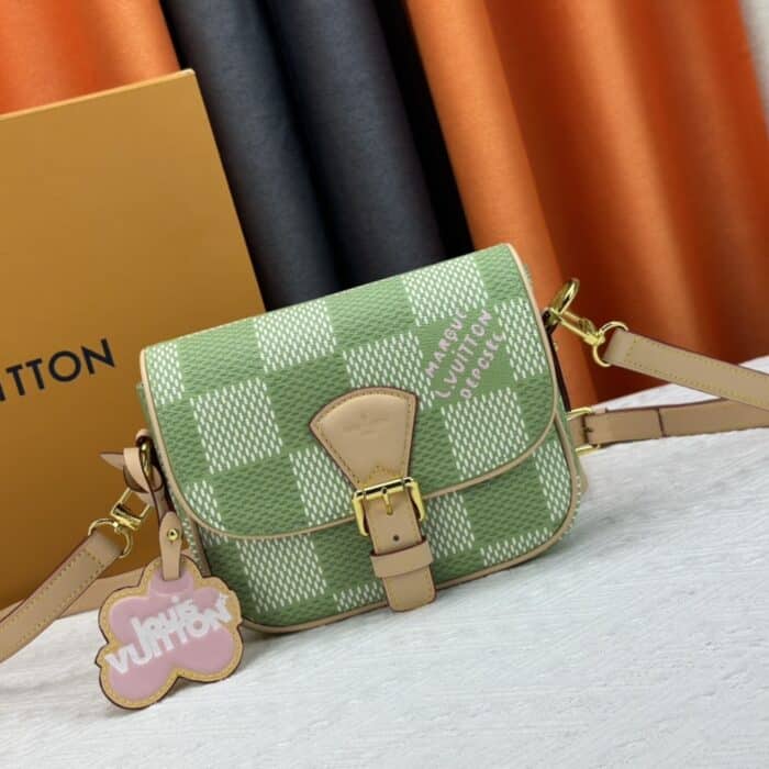 Louis Vuitton Montsouris Messenger Bag Damier Green 20cm N40665 - Image 2