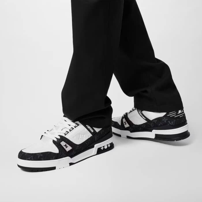Louis Vuitton Trainer Sneakers Black And White 1A9JGB - Image 10