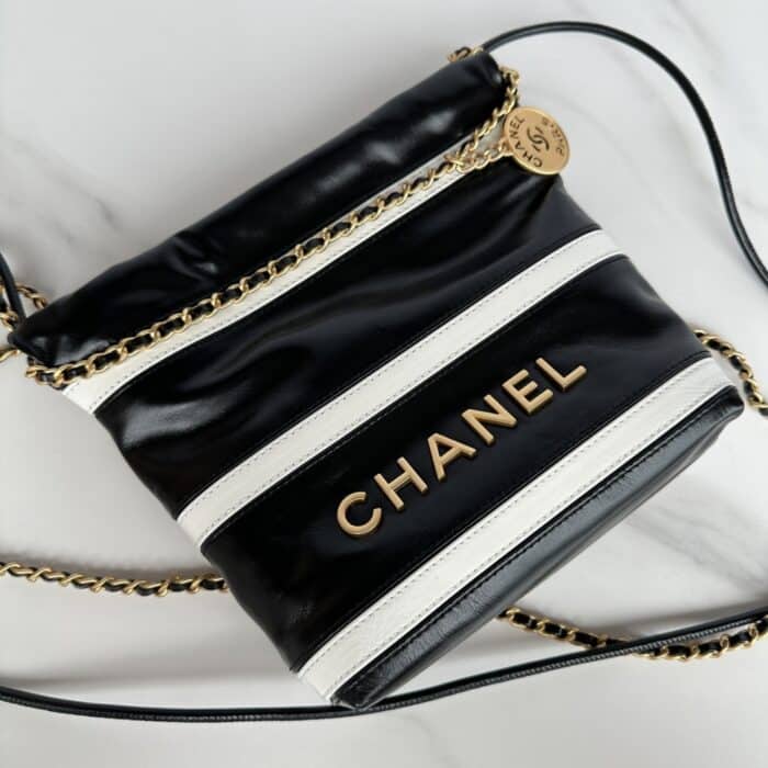Chanel 22 Mini Hand Bag Black And White 20cm - Image 4