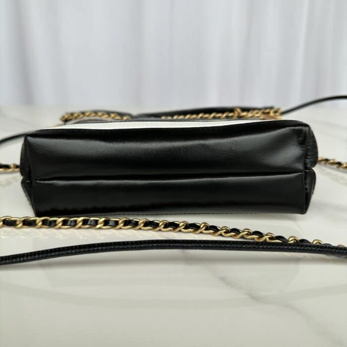 Chanel 22 Mini Hand Bag Black And White 20cm - Image 5