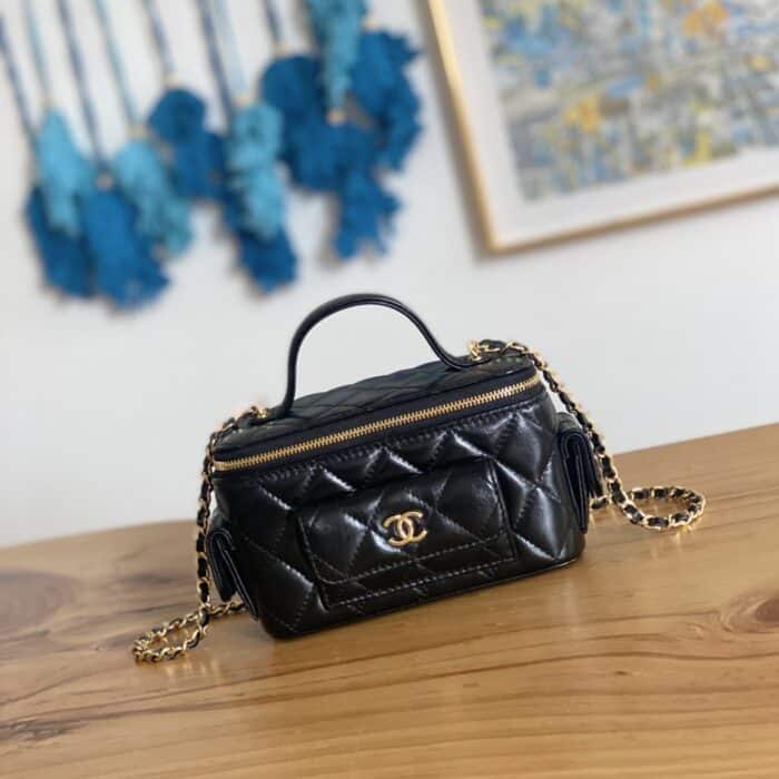 Chanel 22K Small Vanity Case With Pockets In Black 17cm - Image 6